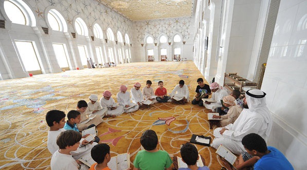 خبراء: مراكز تحفيظ القرآن أساس تعليم اللغة العربية