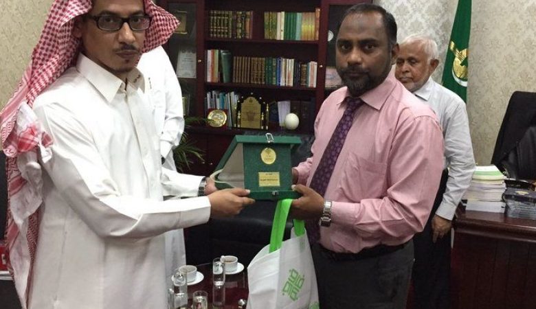 مركز اللغة العربية بالسعودية يدعم اتحاد المجامع بمكتبة لغوية وثقافية